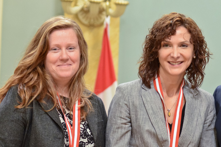 Romy Cooper and Graeme Cotton, lauréates du Prix d’histoire du Gouverneur général pour l’excellence en enseignement 2013